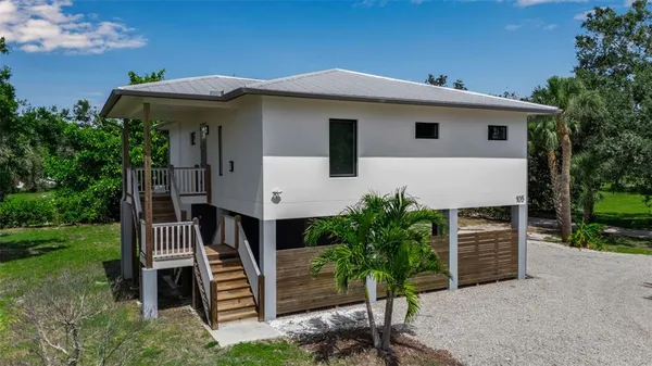 $715,000 | 105 Shore Road, Nokomis, FL 34275