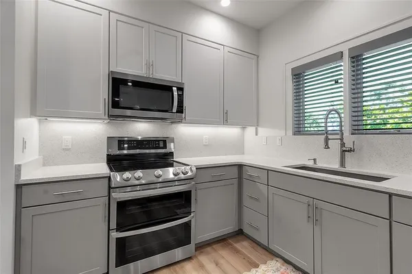 $715,000 | 105 Shore Road, Nokomis, FL 34275
