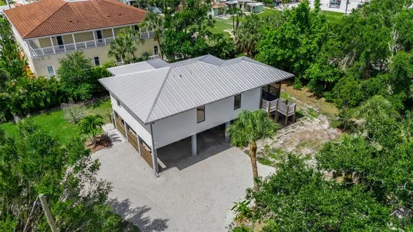 $715,000 | 105 Shore Road, Nokomis, FL 34275