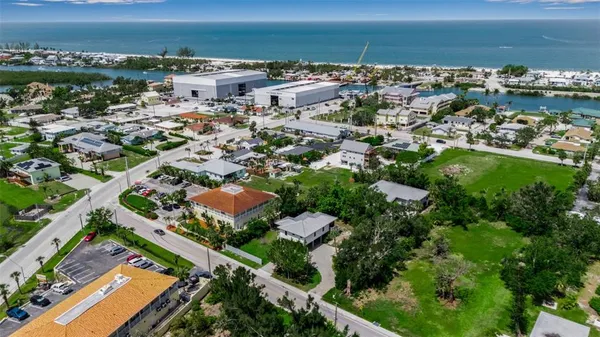 $715,000 | 105 Shore Road, Nokomis, FL 34275