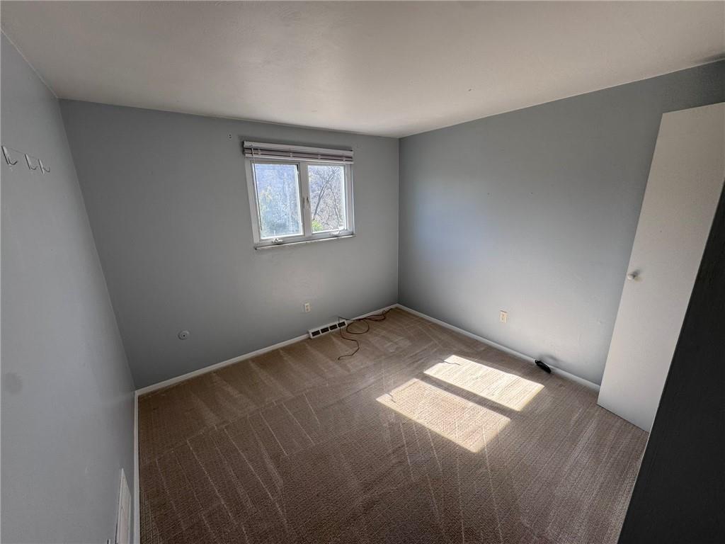 1027 Middle Road Glenshaw, PA 15116 - Photo 13 of 24