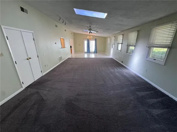 $2,200 | 1027 Middle Road, Glenshaw, PA 15116