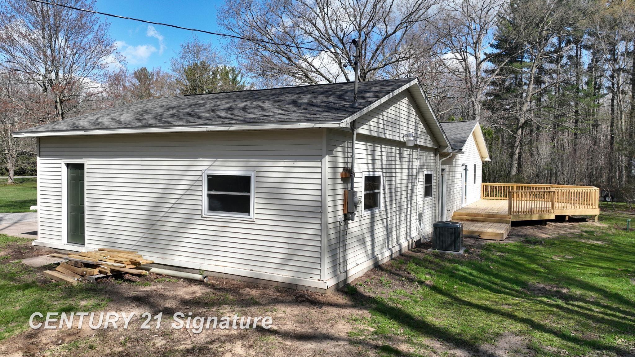 10293 Carr Road St. Charles, MI 48655 - Photo 8 of 42 50199071-7d82ab03-8357-431a-9bfe-7a21916562aa.JPG