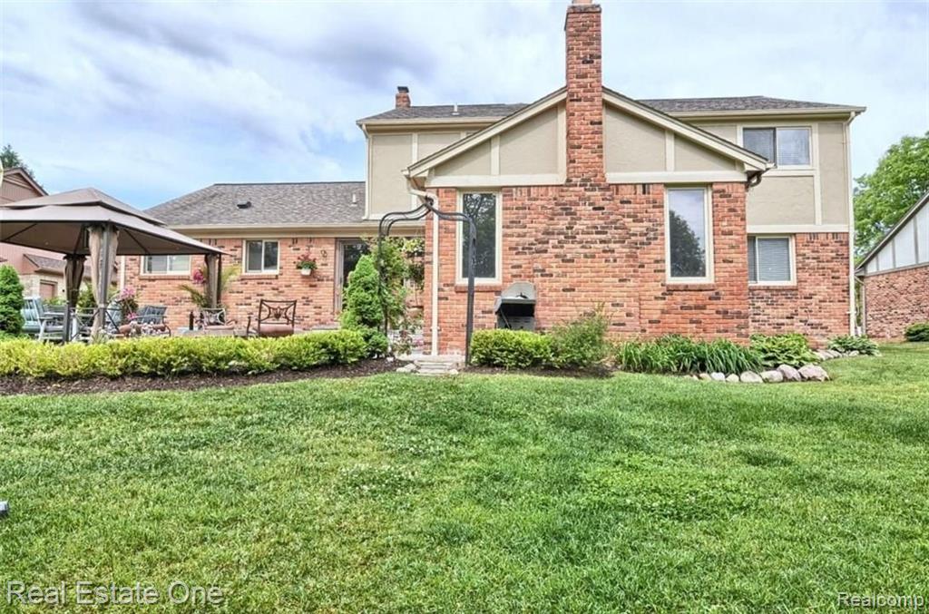 1836 Jason Circle Rochester, MI 48306 - Photo 9 of 45