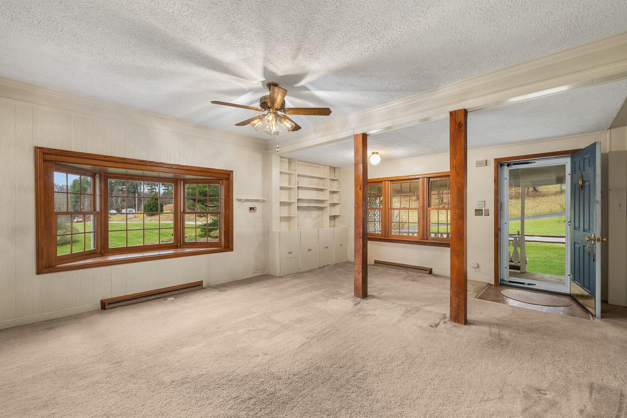 3002 Highway 97 Butler, OH 44822 - Photo 7 of 49 06-int-liv-2