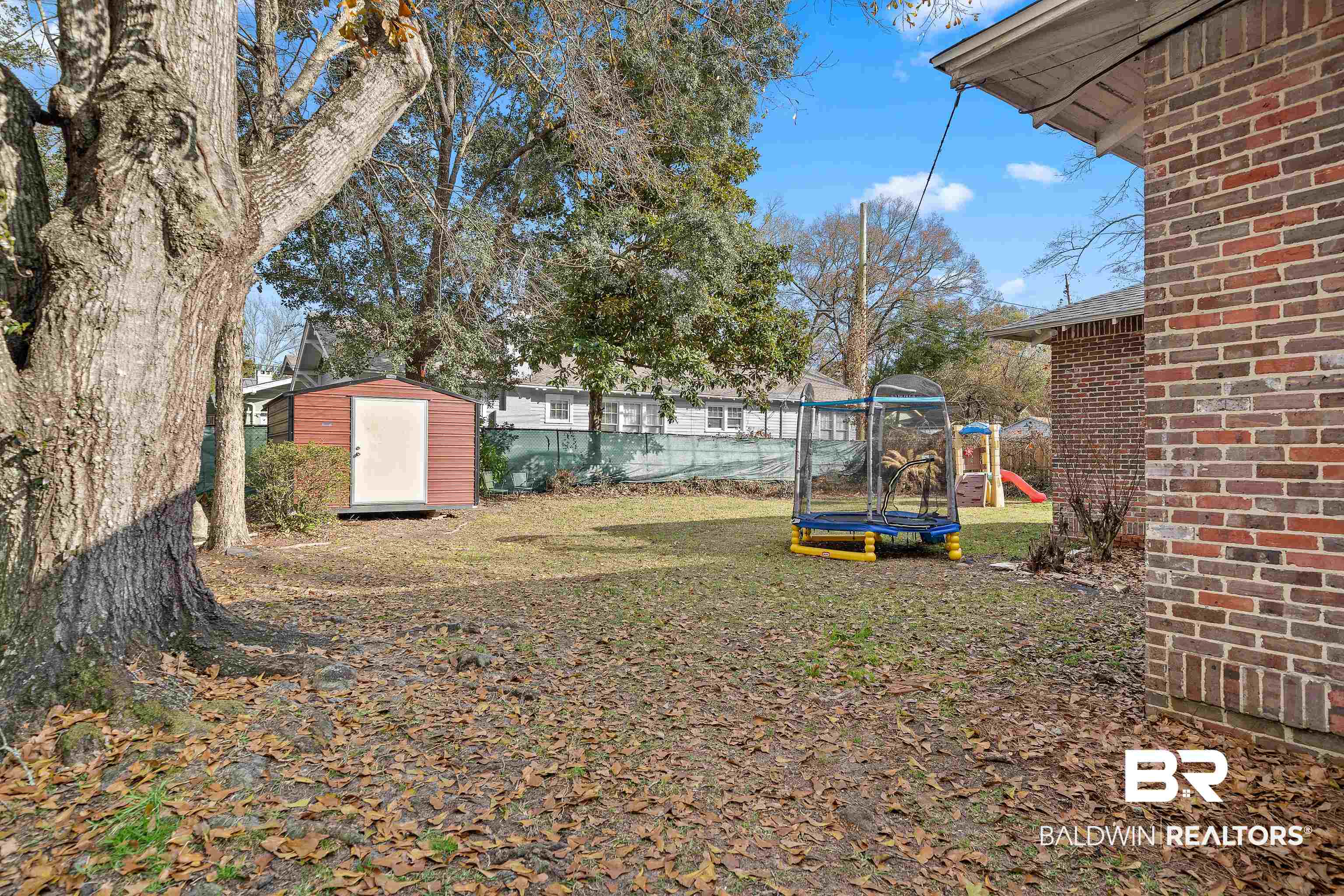 111 Macy Place Mobile, AL 36604 - Photo 27 of 35 Large backyard