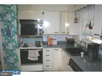 29 Russell Road Willow Grove, PA 19090 - Photo 3 of 8 Gallery Image 3