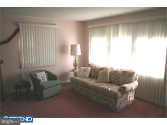29 Russell Road Willow Grove, PA 19090 - Photo 5 of 8 Gallery Image 5