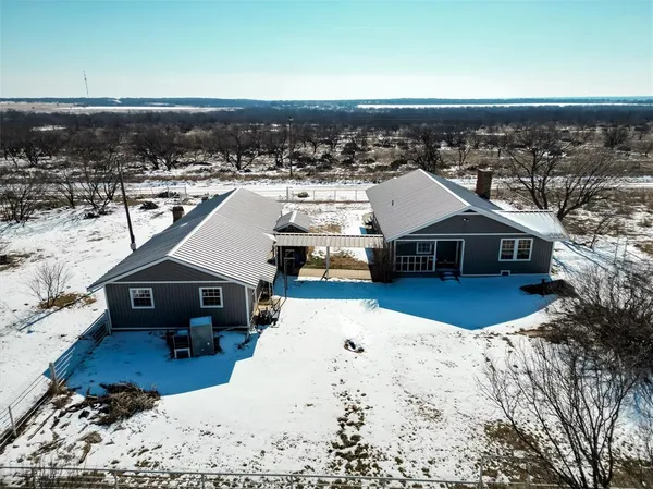 $555,000 | 794 West Antelope Road, Unit 1, Windthorst, TX 76389