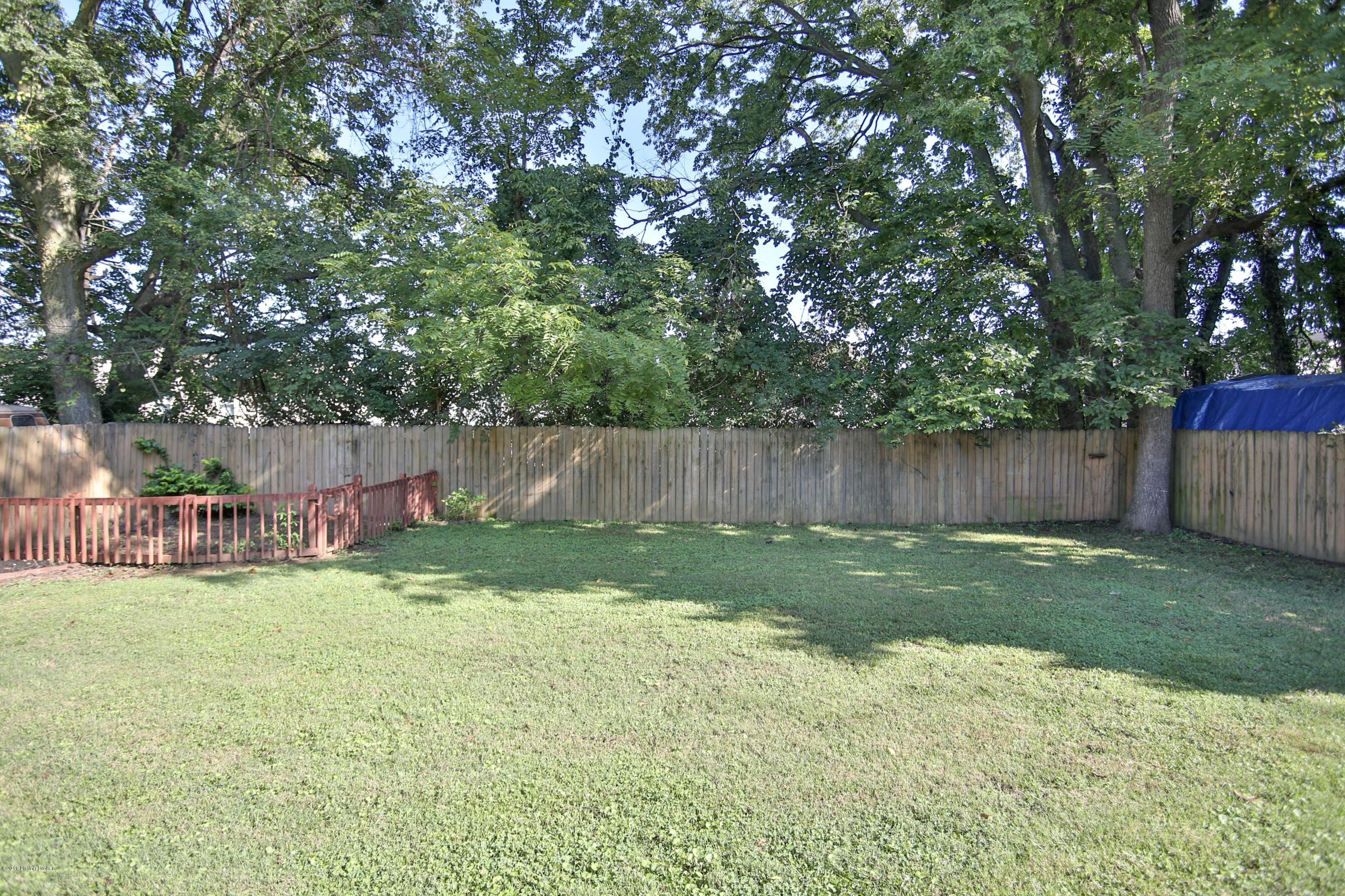5013 Woodsend Road Louisville, KY 40229 - Photo 17 of 17 4E0A6724