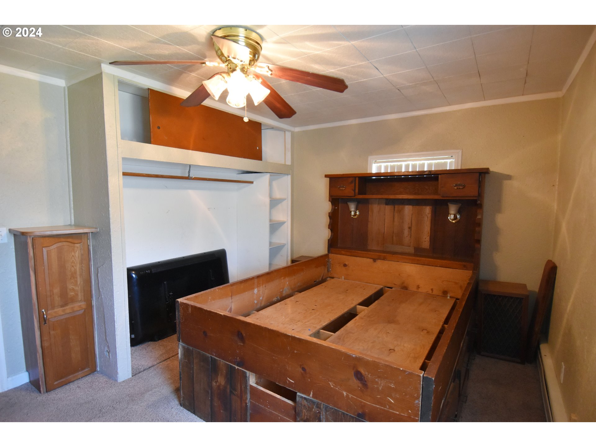 1400 North Lake Road Lakeside, OR 97449 - Photo 20 of 32 Bedroom