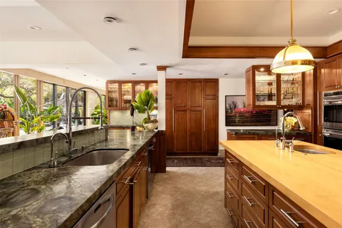 $37,000,000 | 700 Arvida Parkway, Coral Gables, FL 33156