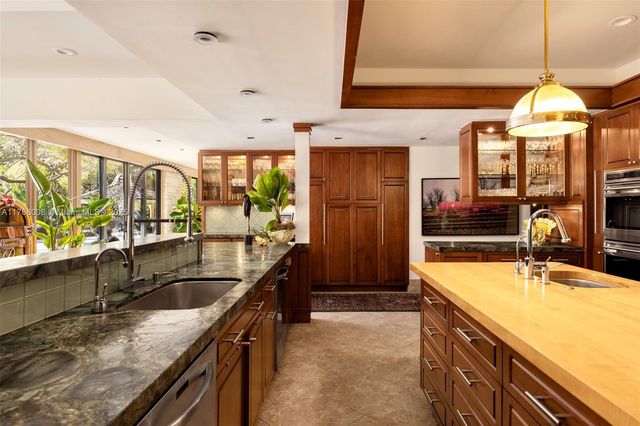 $37,000,000 | 700 Arvida Parkway, Coral Gables, FL 33156