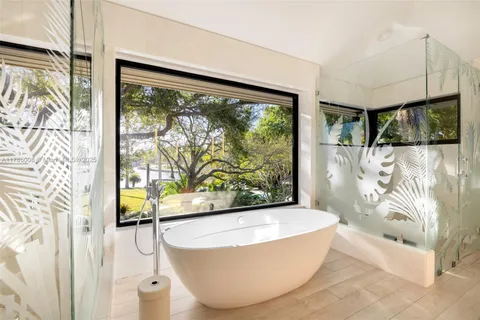 $37,000,000 | 700 Arvida Parkway, Coral Gables, FL 33156