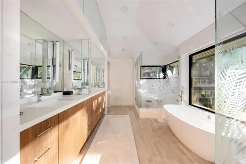 $37,000,000 | 700 Arvida Parkway, Coral Gables, FL 33156