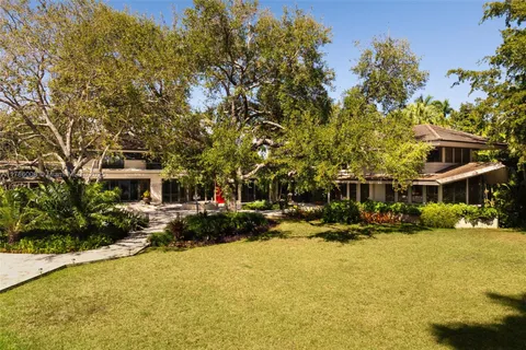 $37,000,000 | 700 Arvida Parkway, Coral Gables, FL 33156