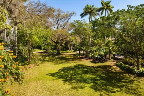 $37,000,000 | 700 Arvida Parkway, Coral Gables, FL 33156