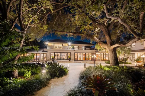 $37,000,000 | 700 Arvida Parkway, Coral Gables, FL 33156