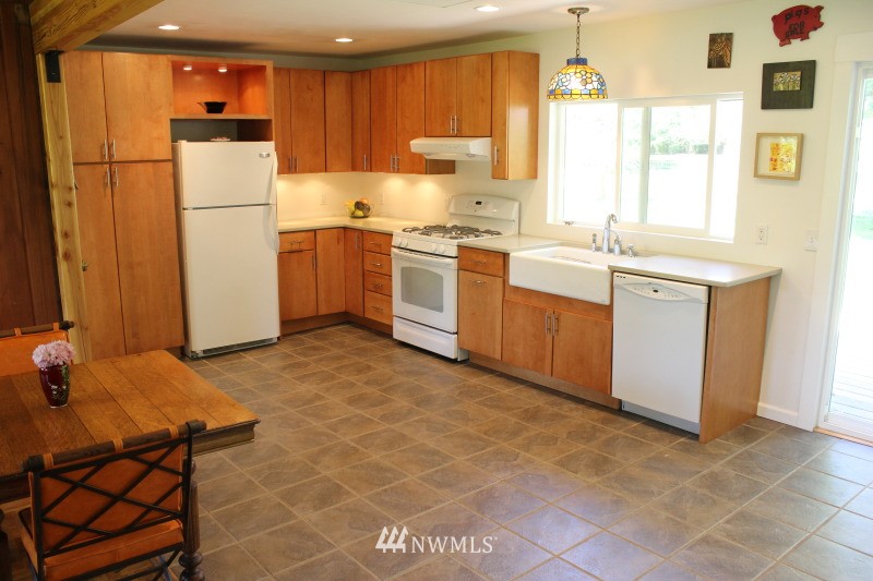 3626 Aldergrove Road Ferndale, WA 98248 - Photo 5 of 15
