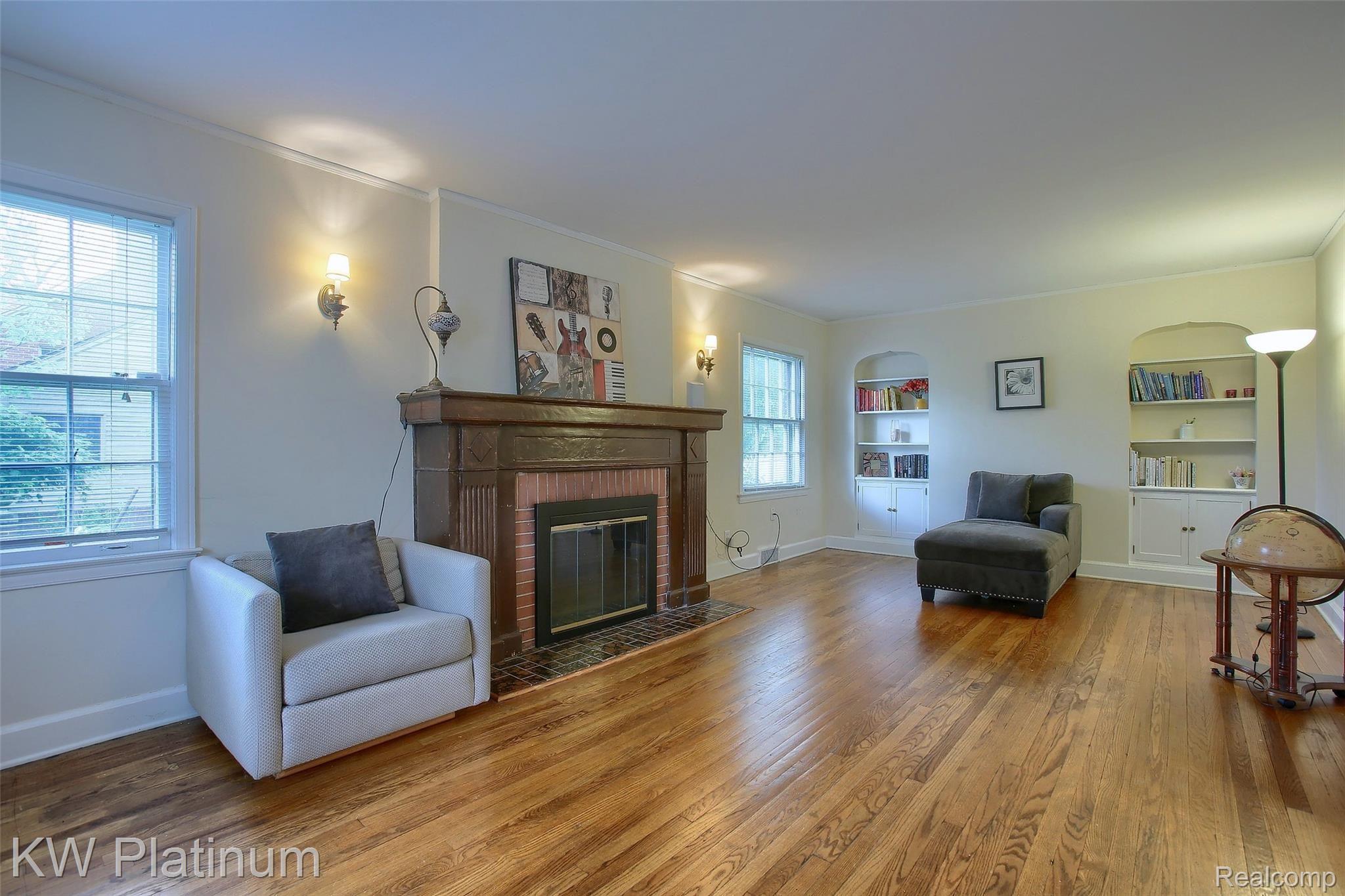 14318 Rutland Street Detroit, MI 48227 - Photo 5 of 29 5-Living-Room.jpg