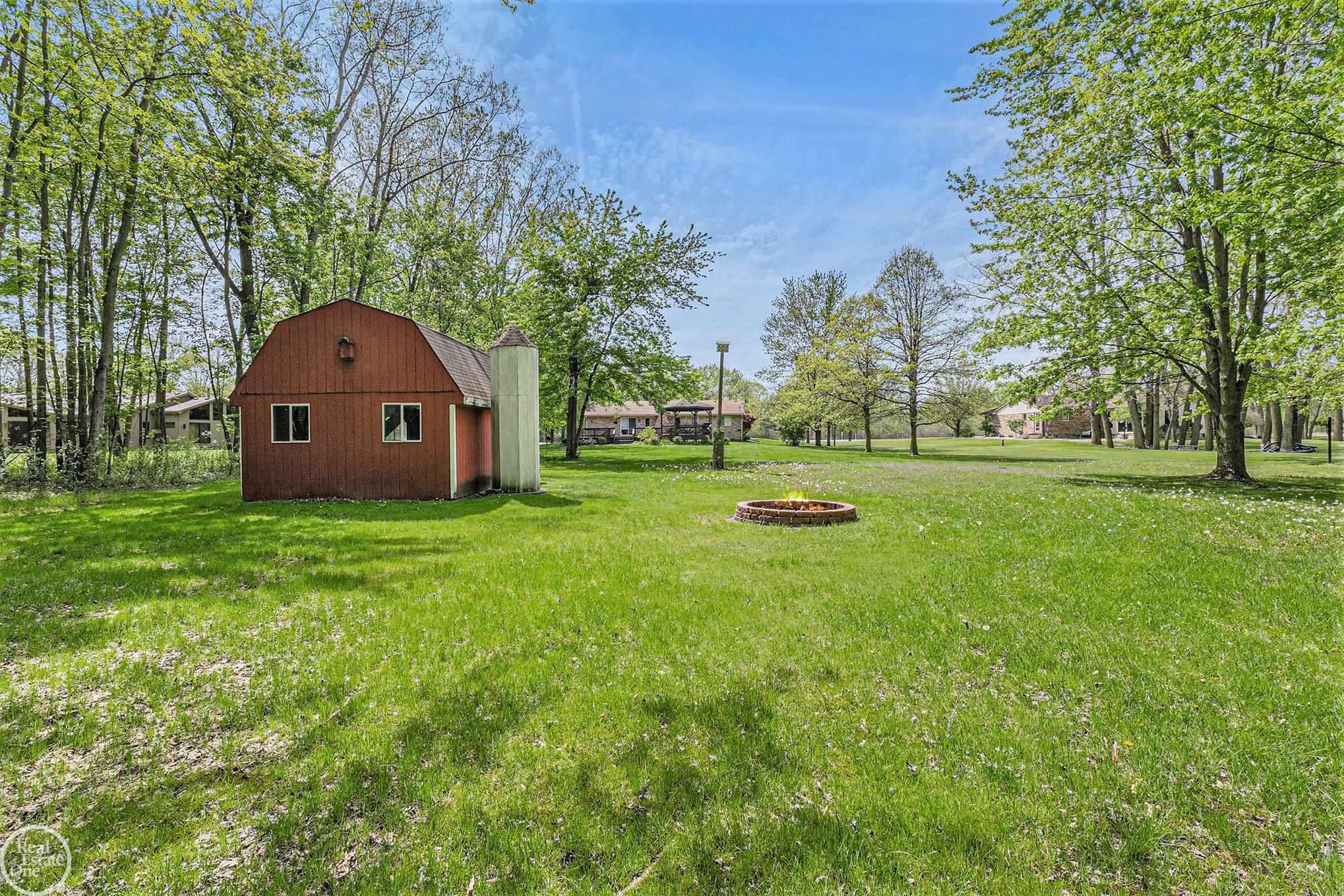60520 Ray Center Road Ray, MI 48096 - Photo 24 of 35 50174519-a672acc1-d163-418a-a2cd-2891262a2ddf.JPG