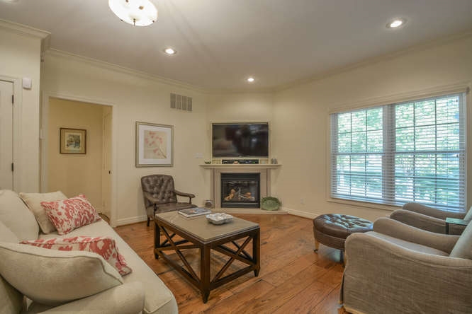 2815 Pointe Cove Road Bloomington, IN 47401 - Photo 9 of 30 Gallery Image 9