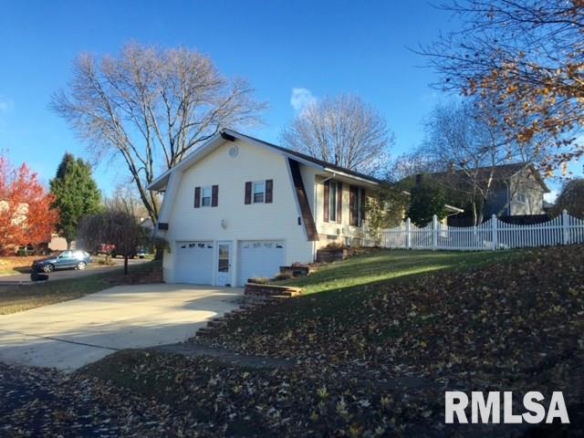 1910 Quail Hollow Road Pekin, IL 61554 - Photo 3 of 20 Gallery Image 3