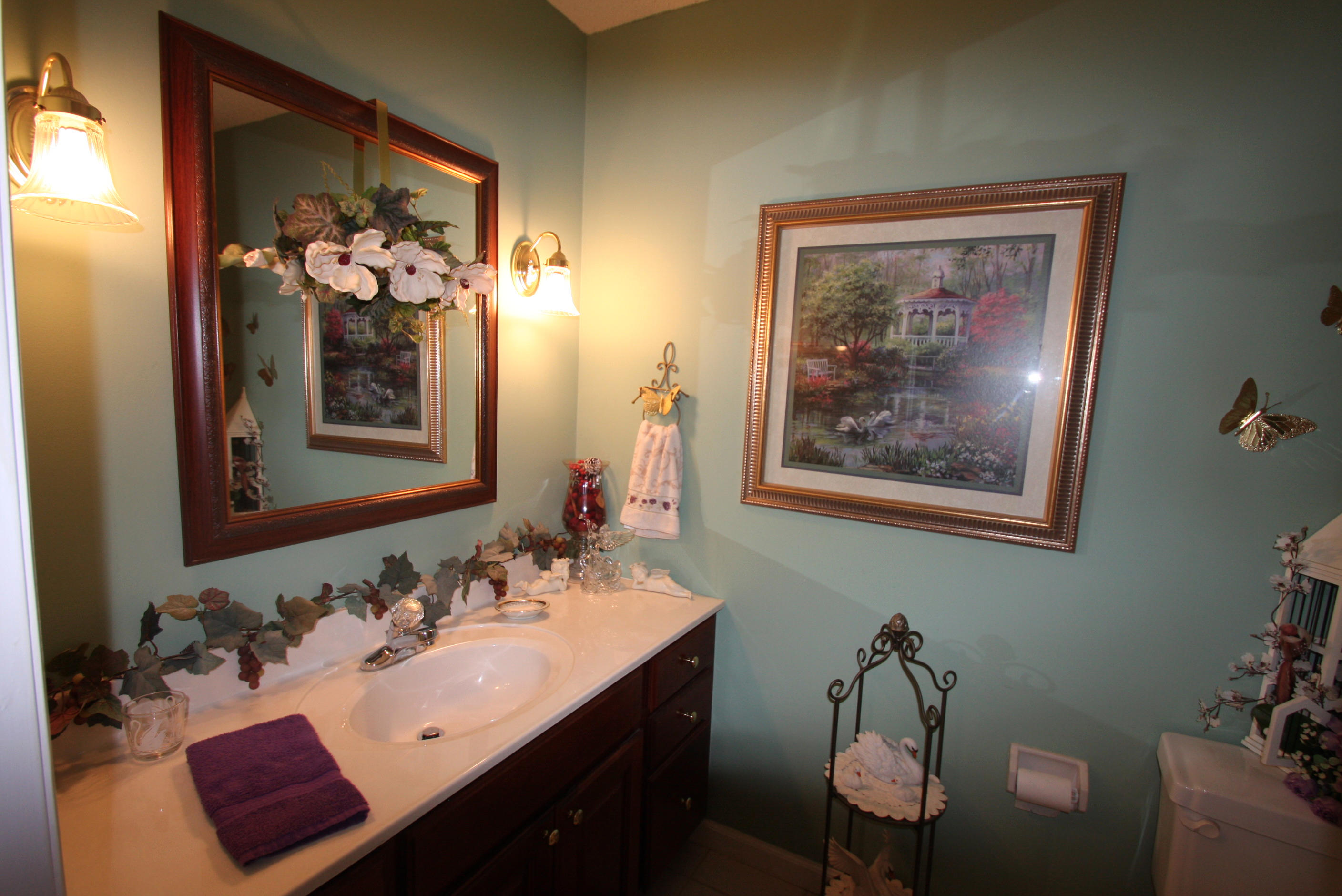 137 Morgan Field Road Wartburg, TN 37887 - Photo 19 of 24 Guest bath!