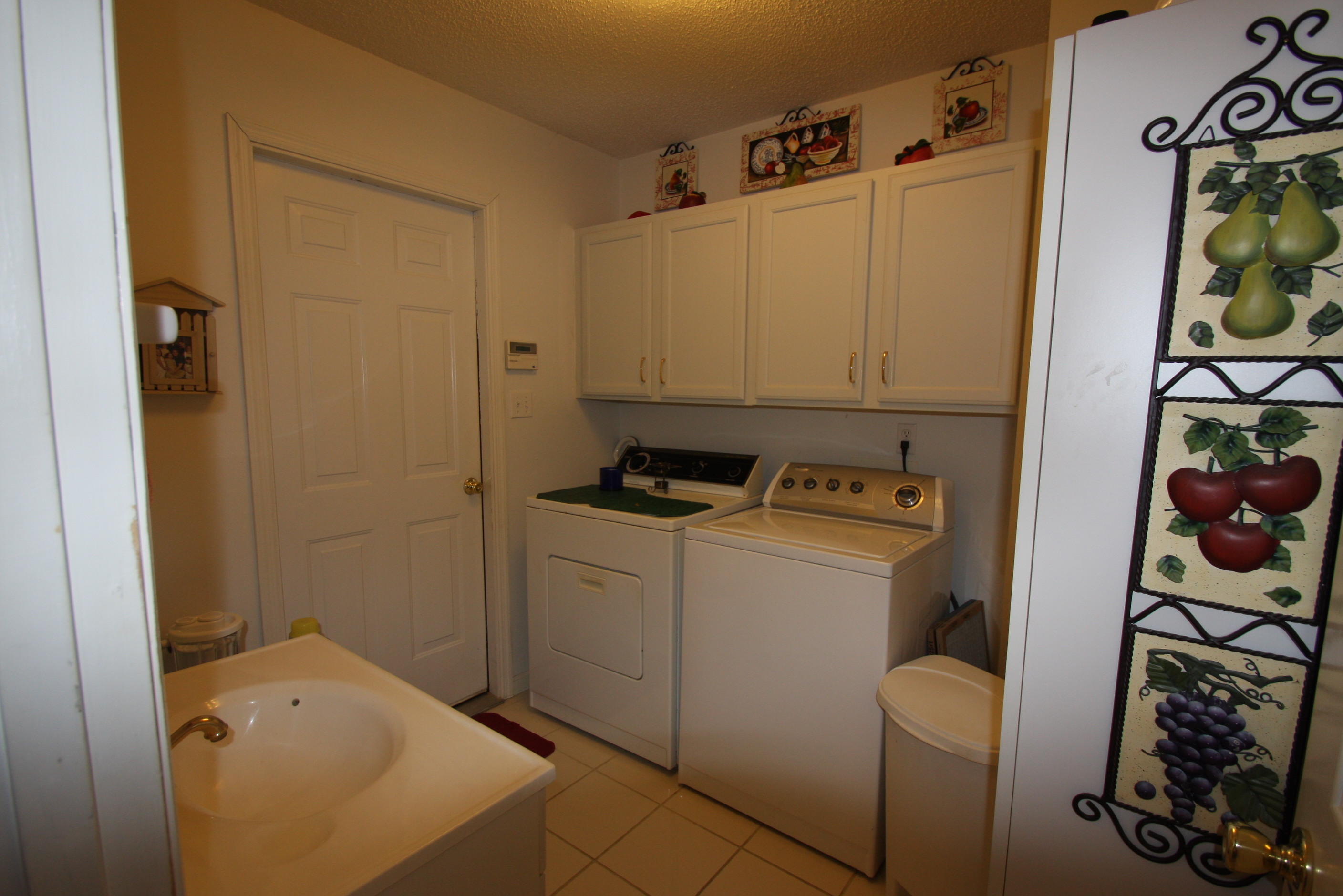 137 Morgan Field Road Wartburg, TN 37887 - Photo 21 of 24 Laundry room has half bath!