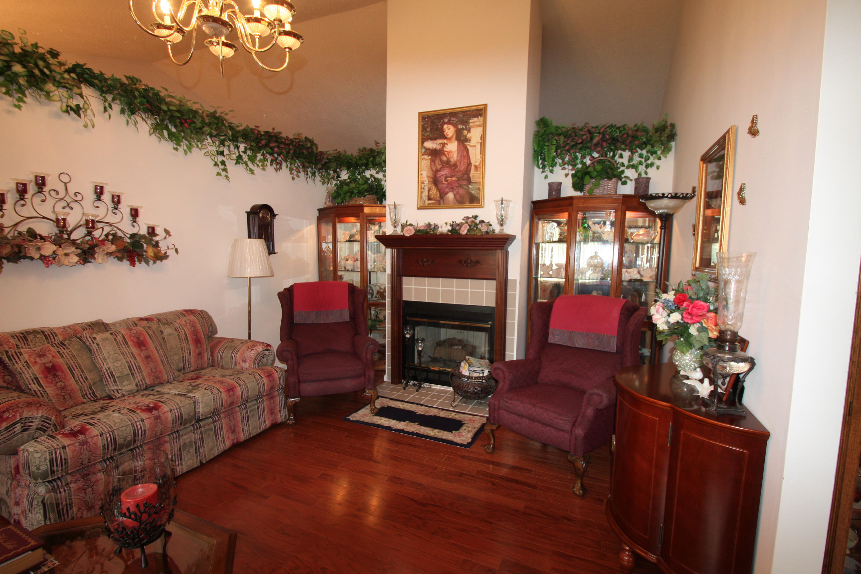 137 Morgan Field Road Wartburg, TN 37887 - Photo 5 of 24 Living Room!