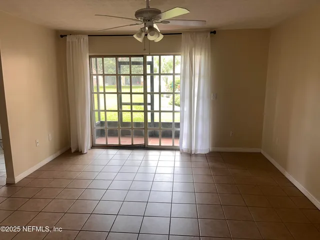 $1,150 | 5201 Atlantic Boulevard, Unit 213, Jacksonville, FL 32207