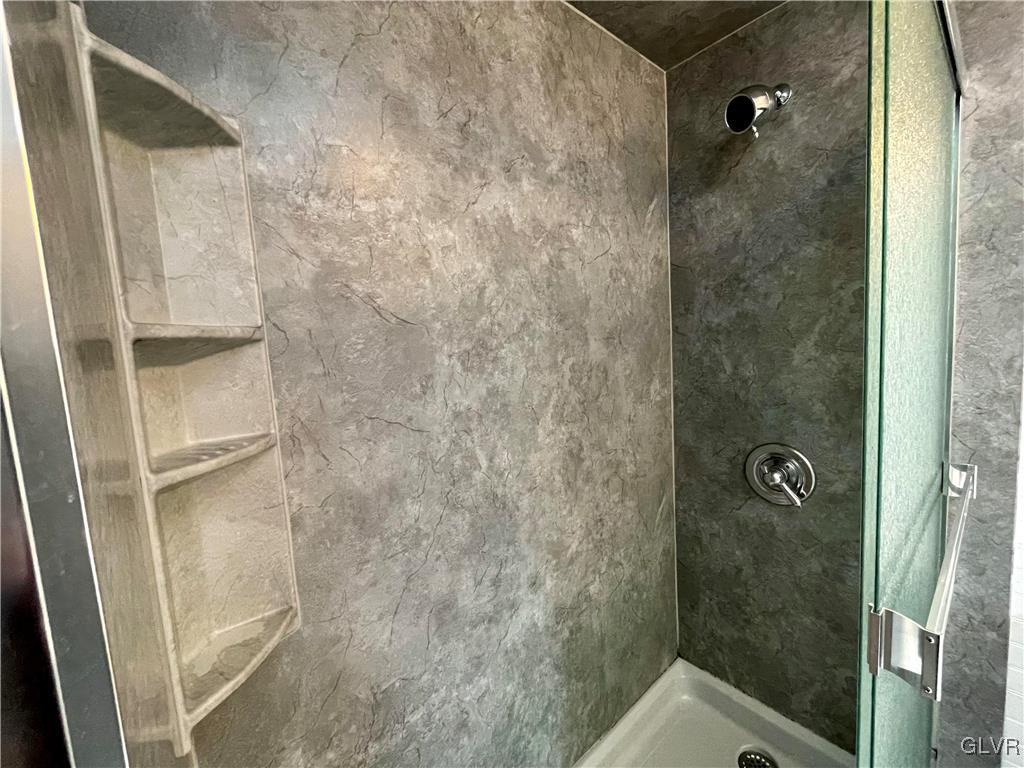 825 Lake Drive Lehighton, PA 18235 - Photo 14 of 32 Shower
