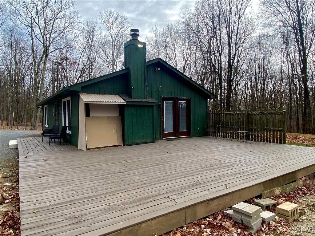825 Lake Drive Lehighton, PA 18235 - Photo 22 of 32 Spacious Deck