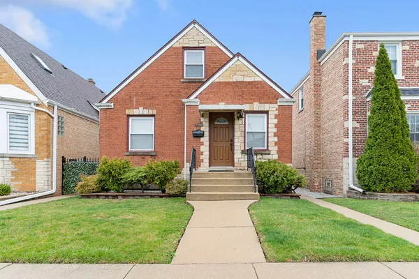 $3,200 | 3519 North Opal Avenue, Chicago, IL 60634