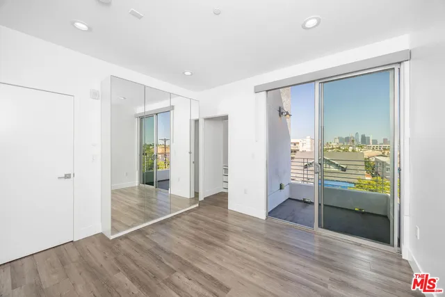 $4,300 | 1101 South Harvard Boulevard, Unit 505, Los Angeles, CA 90006
