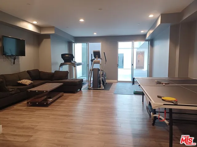 $4,300 | 1101 South Harvard Boulevard, Unit 505, Los Angeles, CA 90006