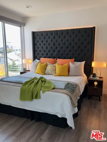 $4,300 | 1101 South Harvard Boulevard, Unit 505, Los Angeles, CA 90006