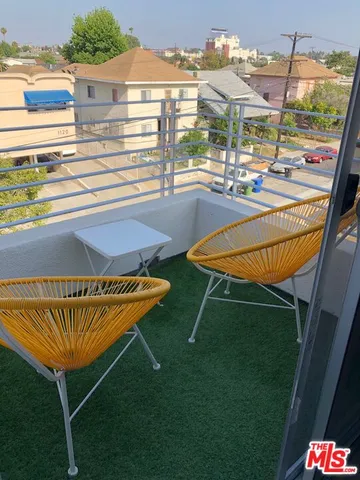 $4,300 | 1101 South Harvard Boulevard, Unit 505, Los Angeles, CA 90006