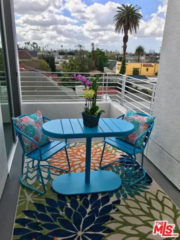 $4,300 | 1101 South Harvard Boulevard, Unit 505, Los Angeles, CA 90006