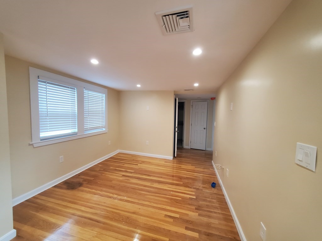 9 Oxford Street, Unit 3 Lynn, MA 01902 - Photo 2 of 16