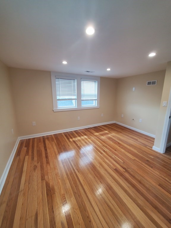 9 Oxford Street, Unit 3 Lynn, MA 01902 - Photo 5 of 16