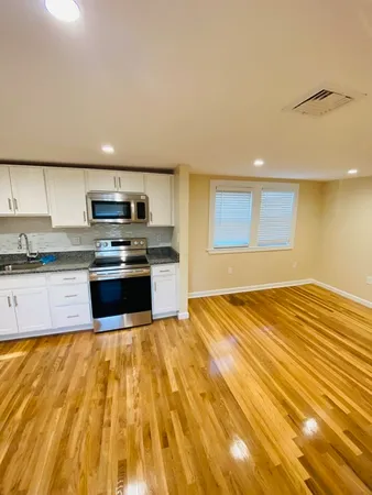 $2,850 | 9 Oxford Street, Unit 3, Lynn, MA 01902