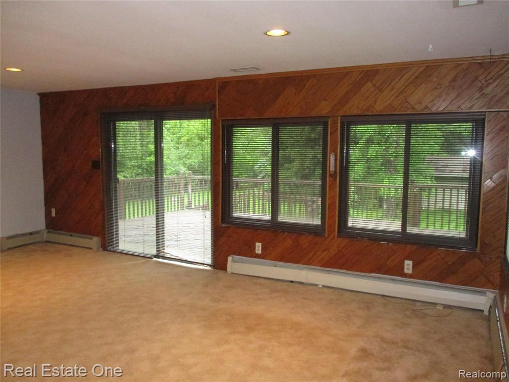 28642 Rollcrest Road Farmington Hills, MI 48334 - Photo 21 of 53
