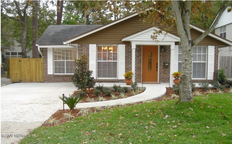 367 Seminole Road Atlantic Beach, FL 32233 - Photo 1 of 10 FRONT VIEWS