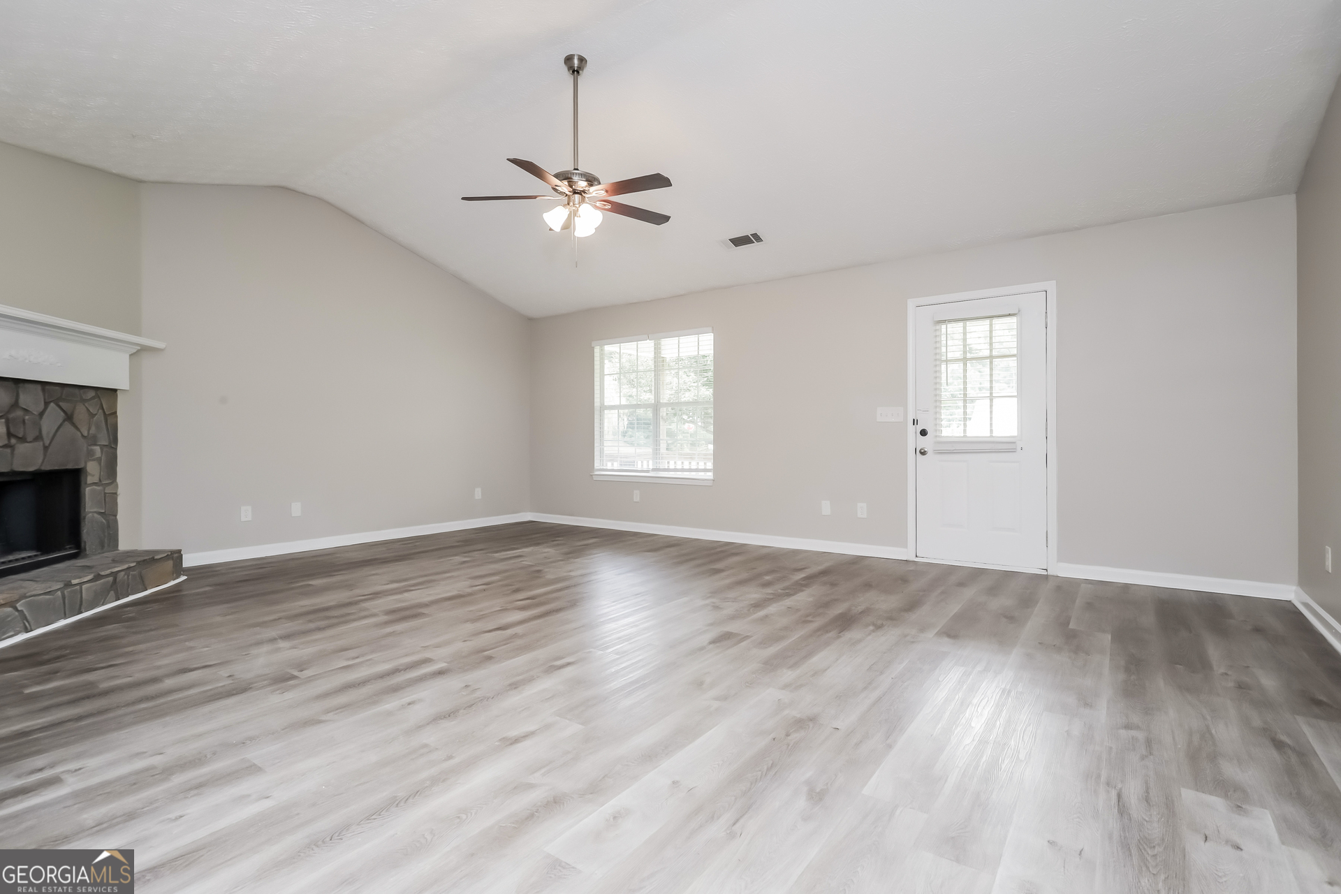 800 Pointe Trail Locust Grove, GA 30248 - Photo 3 of 21