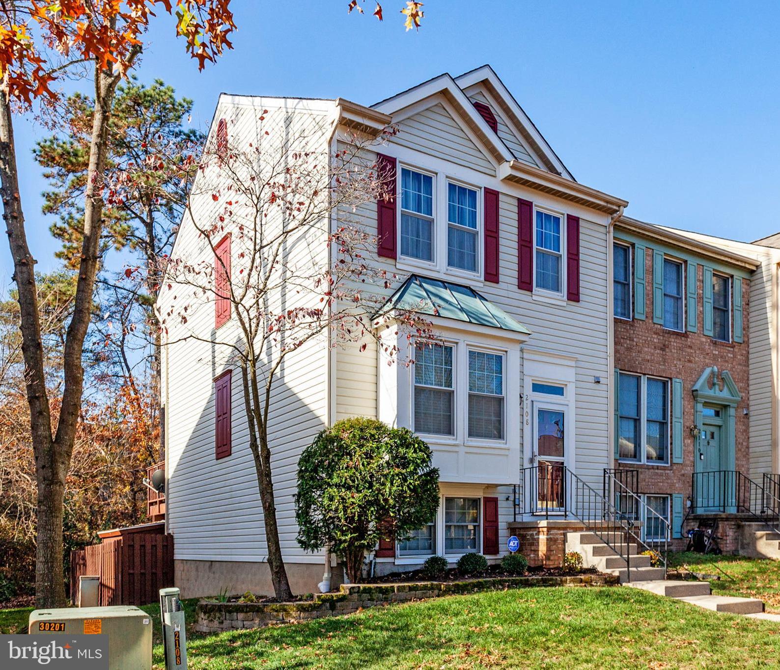 Don't miss this great end unit!