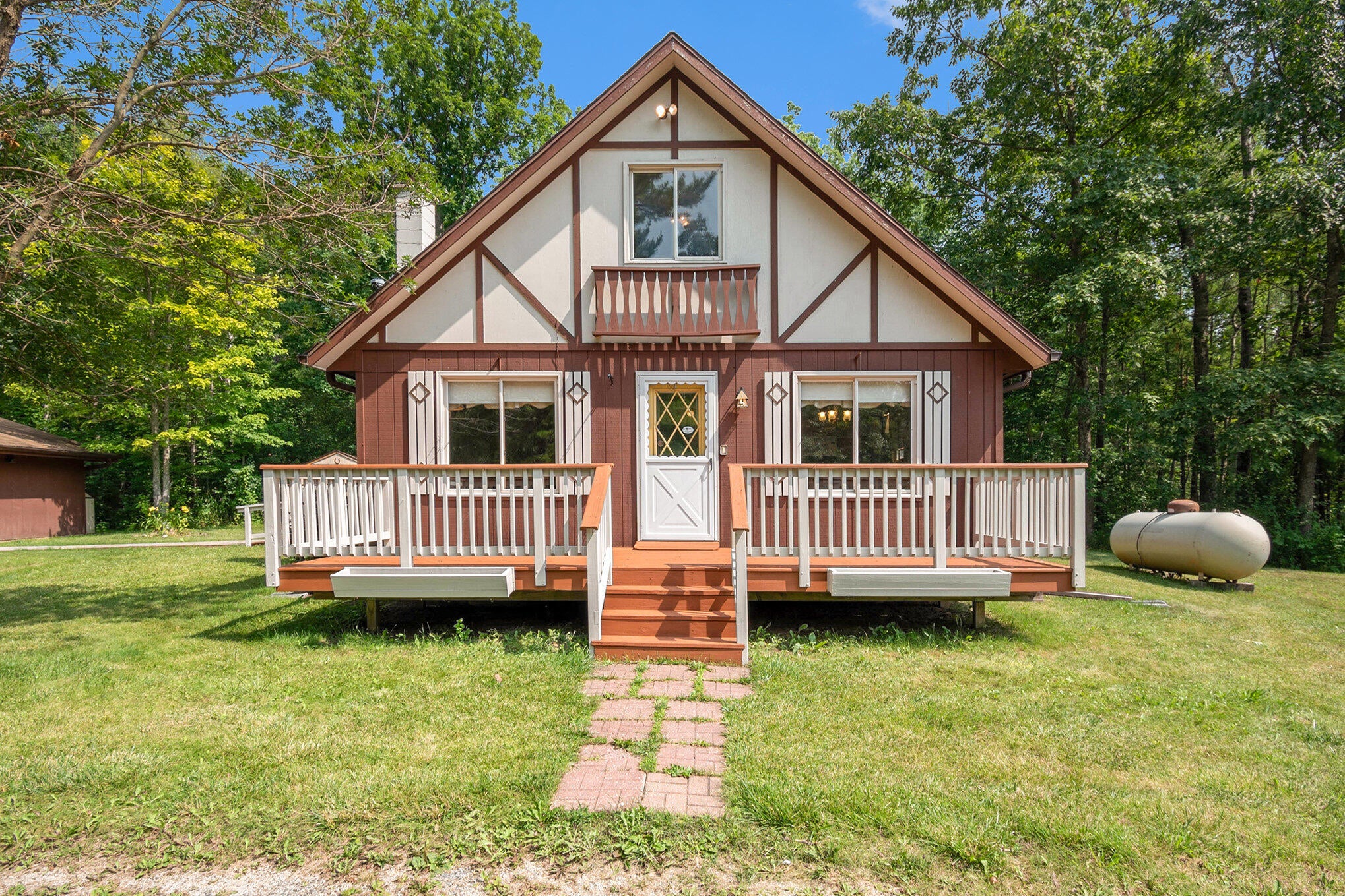 127 Zimowske Road Mio, MI 48647 - Photo 2 of 24 next_door_photos_127_2_156