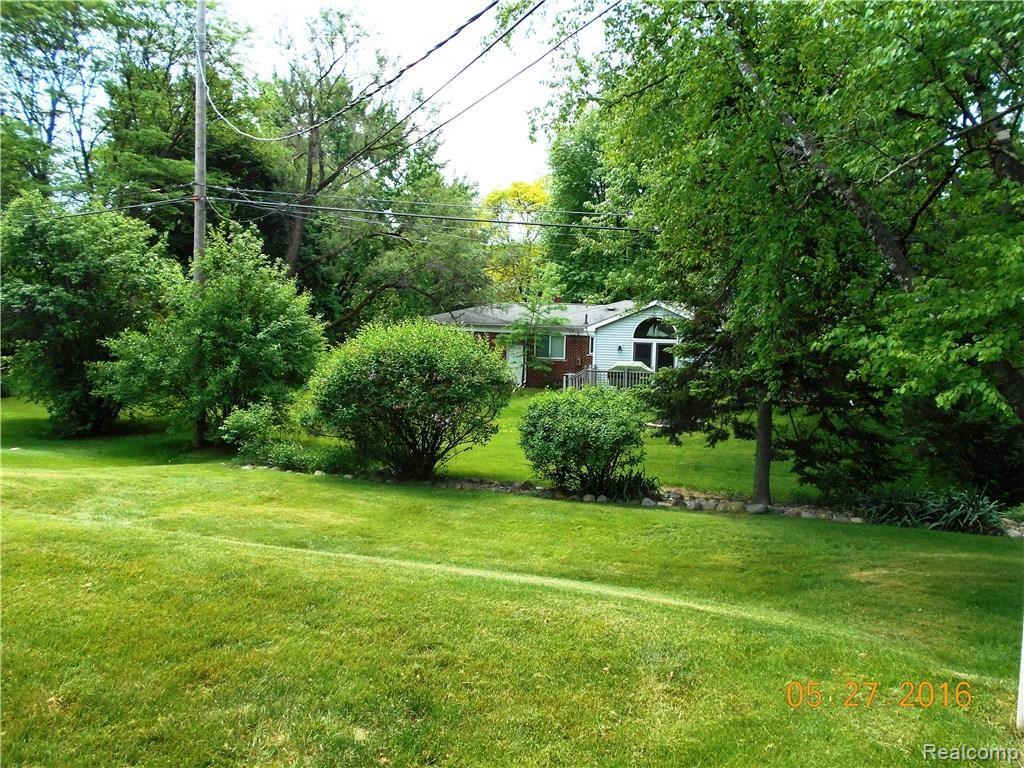 28313 Westerleigh Road Farmington Hills, MI 48334 - Photo 9 of 34