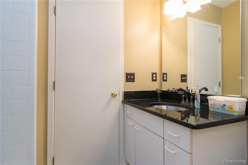 42571 Wimbleton Way Novi, MI 48377 - Photo 41 of 52