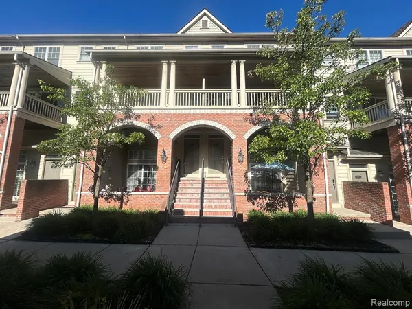 $1,950 | 191 Amys Walk, Auburn Hills, MI 48326